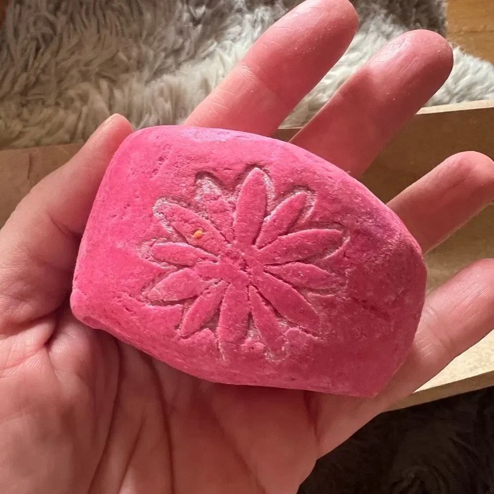 Lush CREAMY CANDY BUBBLE BAR 3.5 oz